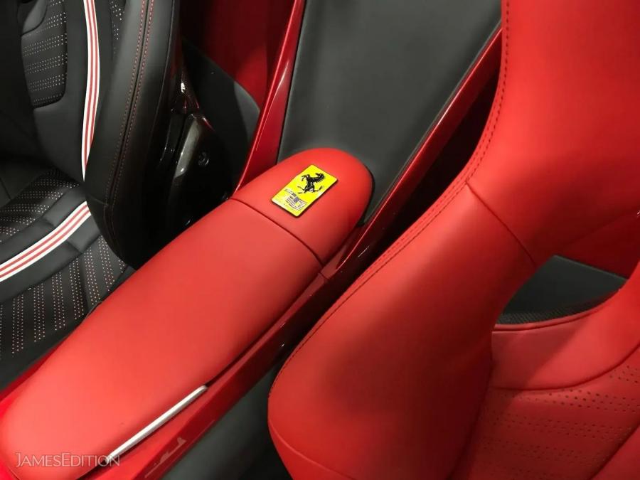 Детали интерьера Ferrari F60America (215098, 1 of 10) 2016 года  (фото 3 из 34)